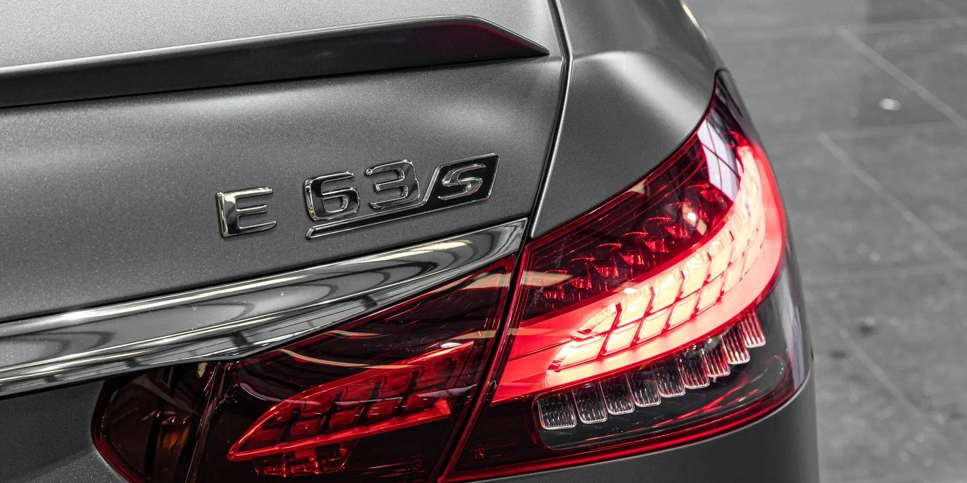 21-22 benz e class w213 tail light
